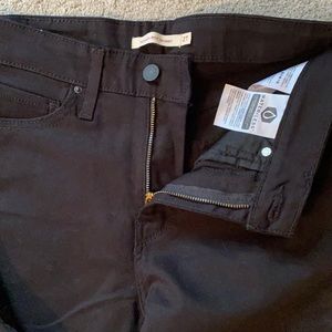 Levi’s 721 high-rise skinny black jeans